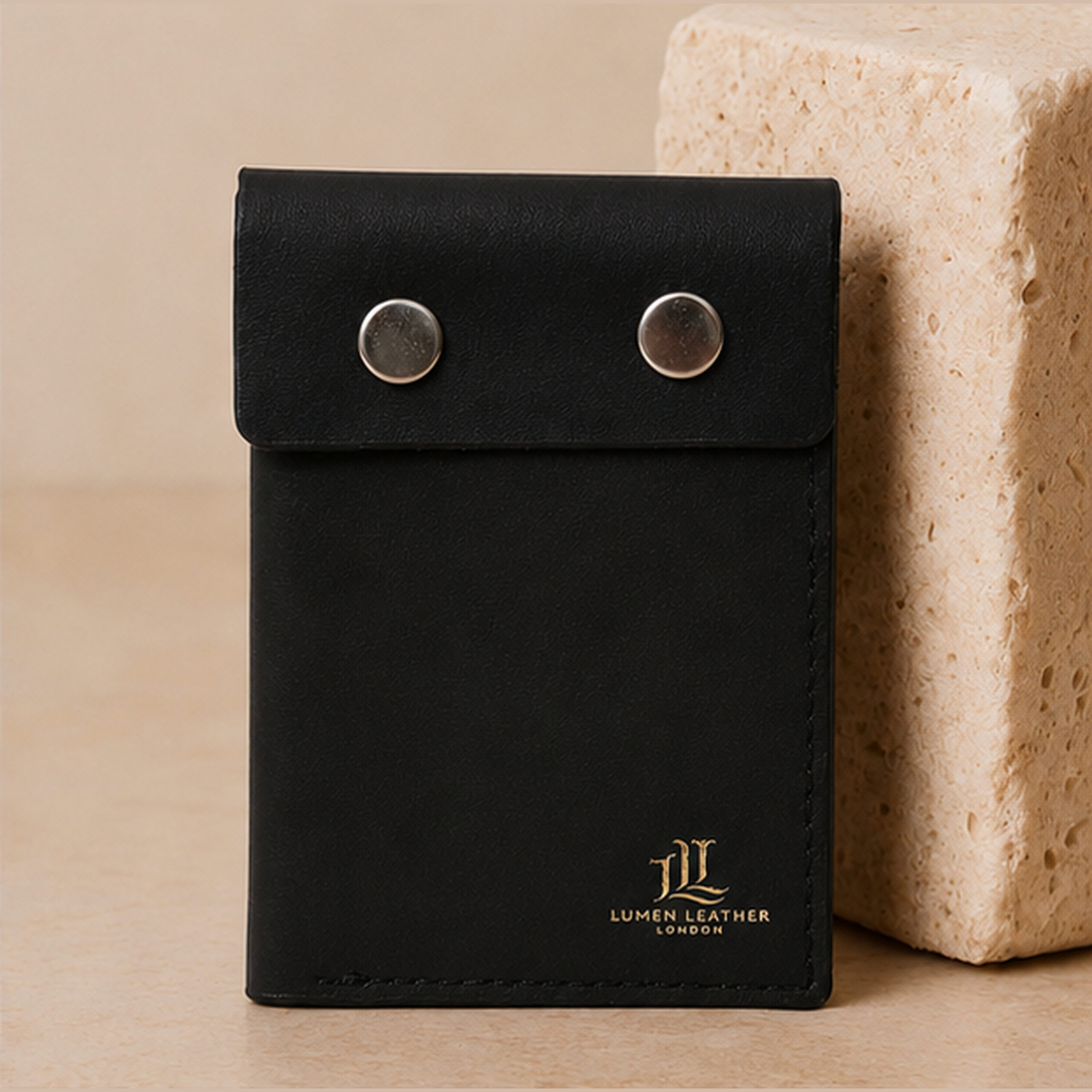 LLL_Wallet_P2_BlackWallet_Beige_4K